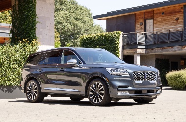 2021_Lincoln Aviator_front_right