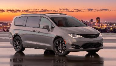 2020 Chrysler Pacifica_Front_right